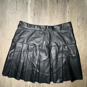 Fashion Nova Black Pleated Mini Skirt Faux Leather Size L Going Out Y2K